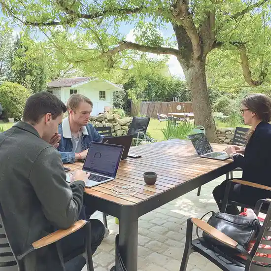 A_LA-FRAICHE-seminaire-au-vert-proche-paris-bureau-privé-caroussel2&3-4