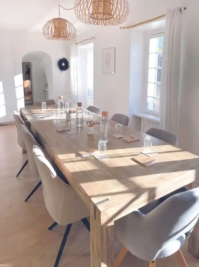 A_LA-FRAICHE-seminaire-au-vert-proche-paris-la-maison-caroussel1-1